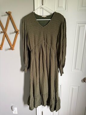 tea n rose Olive Green V-Neck Smocked Midi Dress